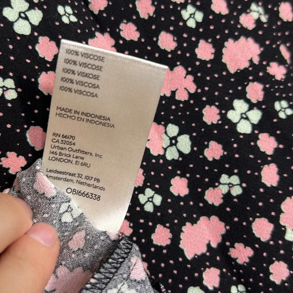 Free People Floral Mini IRL Skirt - Black - Size 4 - NWT - Picture 9 of 11